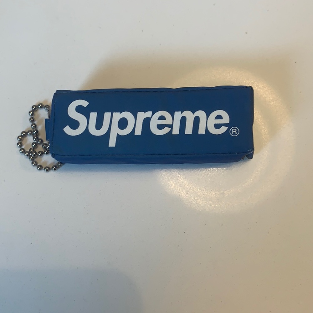 Supreme puffy keychain in blue